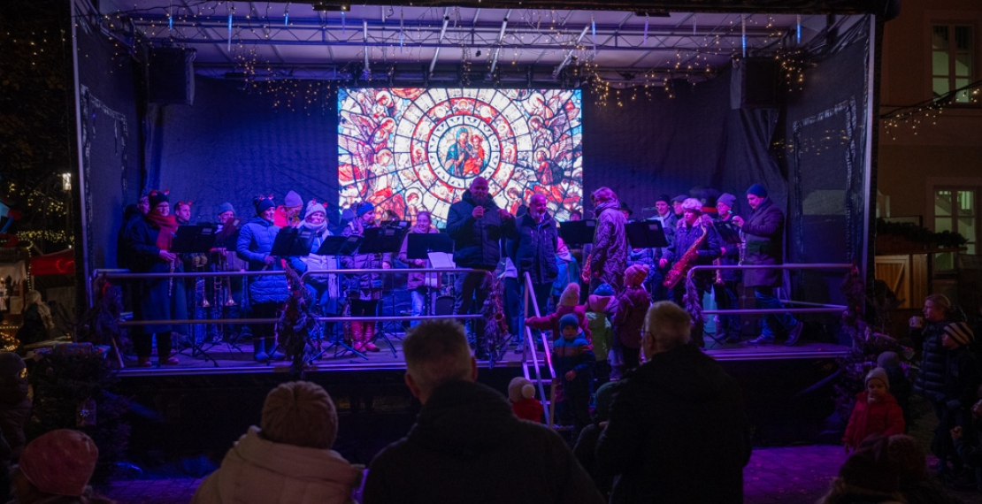 Stadtkapelle eröffnet Christkindlmarkt