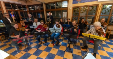 Das Orchester MuKo im Seniorenheim