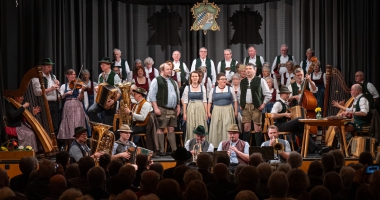 Schlussbild mit allen Mitwirkenden des Frühjahrssingens